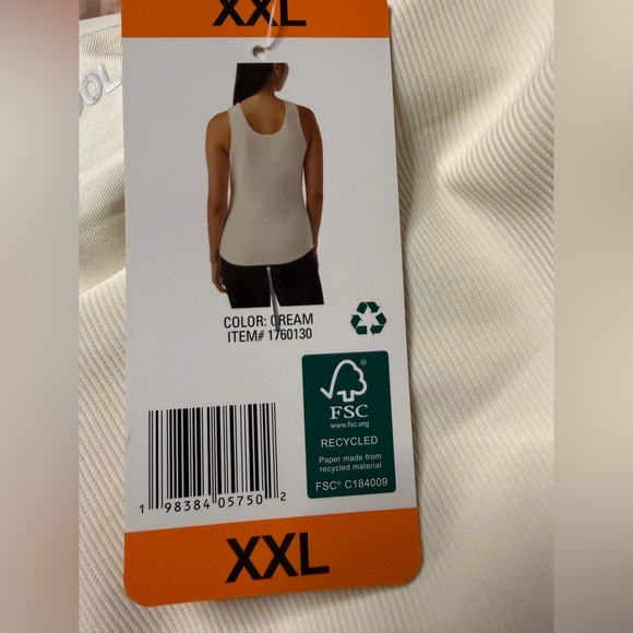 NWT 32 Degrees Women's Soft Textured Ribbed Cream Tank Top w/ Built in Bra XXL - Picture 5 of 9